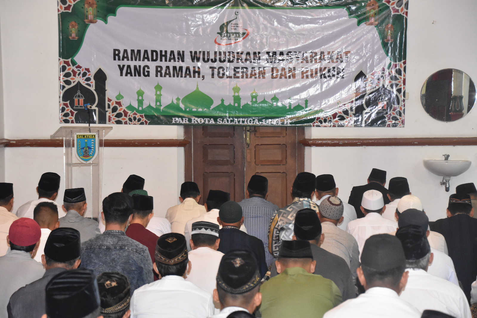 Danrem 073/Makutarama Sholat Tarawih Bersama Forkopimda Kota Salatiga